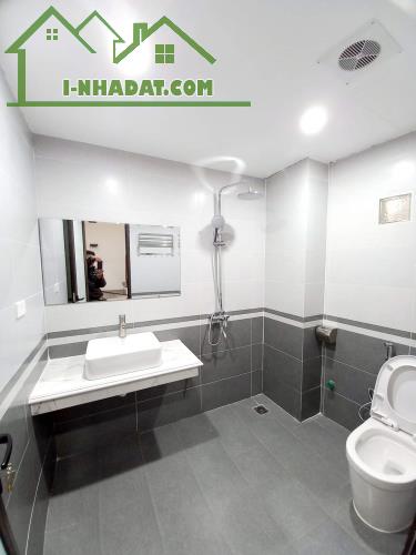 Bán nhà mới Đại Mỗ, Nam Từ Liêm xây 5 Tầng, 3P ngủ , 40m ô tô đỗ giá 4.3 tỷ - 1