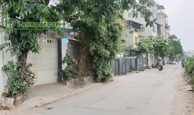 💥 Bán Biệt thự Mặt phố Âu Cơ, Tây Hồ, 102m2 3T, MT 10m, Ở sướng KD, Chỉ 22 Tỷ 💥