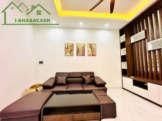 Siêu Hot Phố Giáp Bát 32m×5T. Nhà Mới 3 Ngủ. Giá 8.6 Tỷ - 1