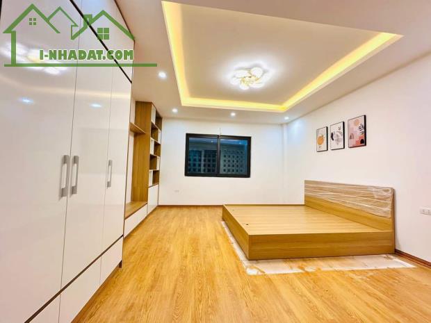 Siêu Hot Phố Giáp Bát 32m×5T. Nhà Mới 3 Ngủ. Giá 8.6 Tỷ - 2