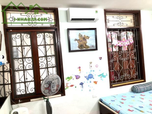 Bán nhà Lê Trọng Tấn, quận Thanh Xuân. DT: 50m x 5 tầng. Giá: 12 tỷ. Lô góc