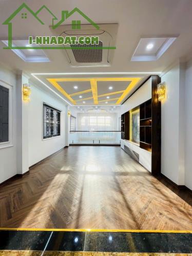 BÁN NHÀ PHỐ NGUYỄN VĂN CỪ 50M x 6T, THANG MÁY, ÔTÔ TRÁNH, VỈA HÈ, KINH DOANH. HƠN 8 TỶ - 1