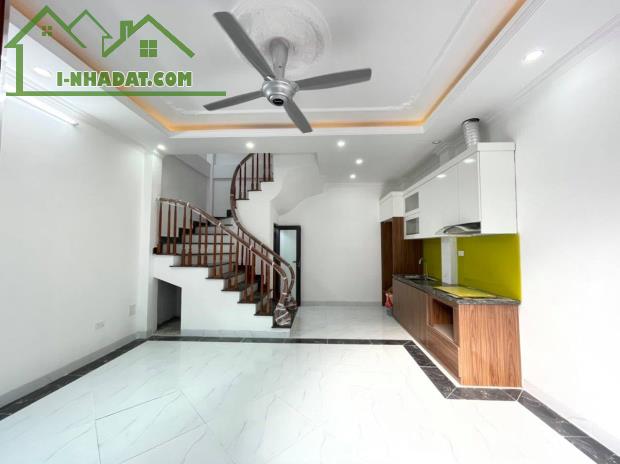 Bán nhà Phương Canh, Xuân Phương 35m2 x 5 tầng, MT 4m, ô tô đỗ cửa, giá 4.95 tỷ.