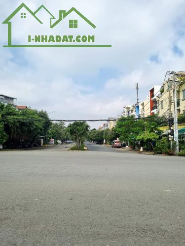 Mặt tiền đường 40m Trần Thị Ngôi, P.4, Q.8, DT: 80m2, bốn tầng, giá 14 tỷ . - 1