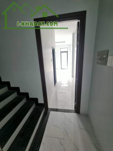 Mặt tiền đường 40m Trần Thị Ngôi, P.4, Q.8, DT: 80m2, bốn tầng, giá 14 tỷ . - 3