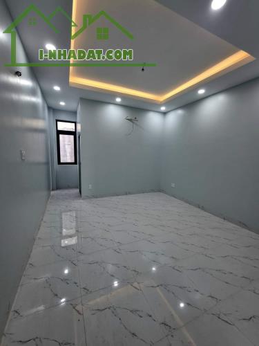 Mặt tiền đường 40m Trần Thị Ngôi, P.4, Q.8, DT: 80m2, bốn tầng, giá 14 tỷ . - 4