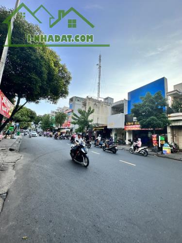 Bán nhà MTKD đường Tân Sơn Nhì - DT: 10x35m nở hậu 14m - 1 lầu đang cho thuê - Gía: 65 tỷ - 1