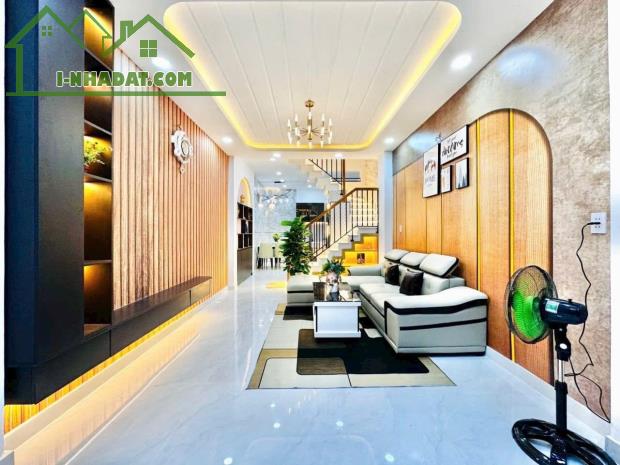 Bán nhà Phạm Văn Hai, P3, Tân Bình 46m2, HXH, 4 tầng, giá 4,45 tỷ  TL