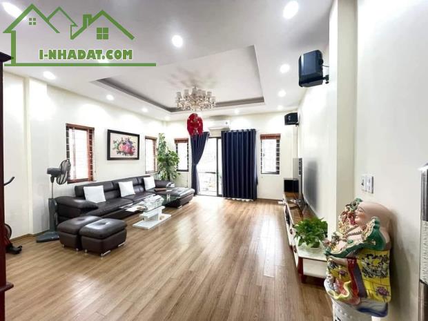 BÁN GẤP NHÀ PHỐ NGUYỄN VĂN CỪ - LONG BIÊN, 65M x 5T, LÔ GÓC, GARA ÔTÔ, FULL ĐỒ. HƠN 9 TỶ - 4