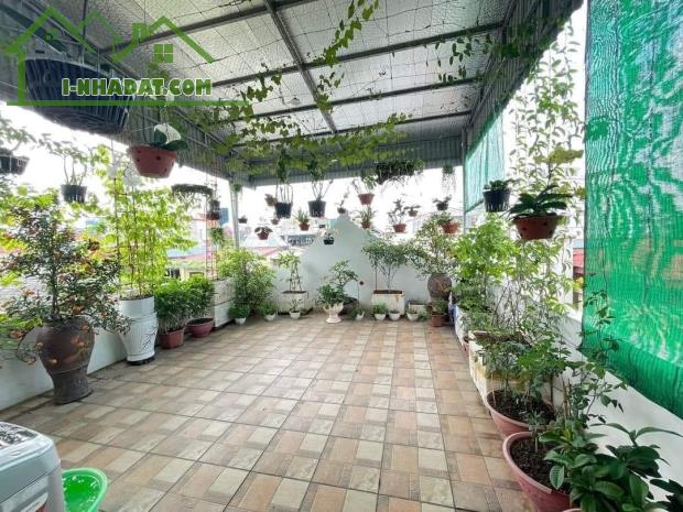 BÁN GẤP NHÀ PHỐ NGUYỄN VĂN CỪ - LONG BIÊN, 65M x 5T, LÔ GÓC, GARA ÔTÔ, FULL ĐỒ. HƠN 9 TỶ