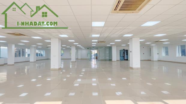 Cho thuê mặt bằng văn phòng làm việc, showroom ở đường Láng, giá tốt - 4