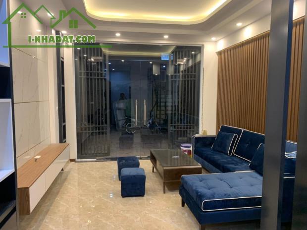 Bán nhà Quận Thanh Xuân, Phố Hoàng Đạo Thành. 15m ra ô tô. Dt: 40m, 6 T, Giá: 7 tỷ - 1