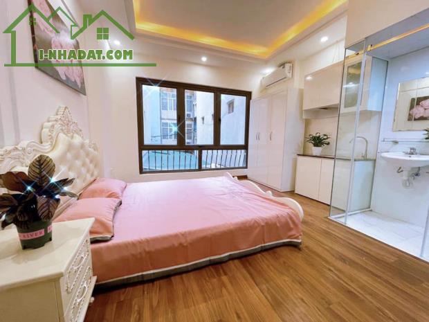 Bán nhà Quận Thanh Xuân, Phố Hoàng Đạo Thành. 15m ra ô tô. Dt: 40m, 6 T, Giá: 7 tỷ