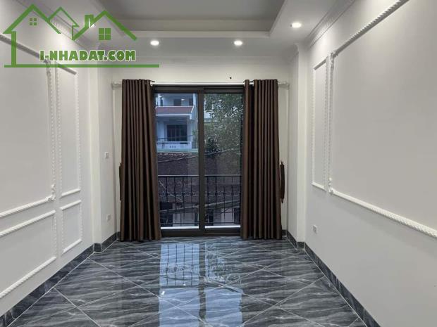 Bán nhà Quận Thanh Xuân, Đường  Hoàng Đạo Thành. Dt: 40m, 6T, Giá  10,5 tỷ - 1