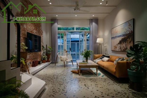 Quận 10, gần MT-Bán nhà 5 tầng, Ngang 6m, ô tô, kinh doanh - 1