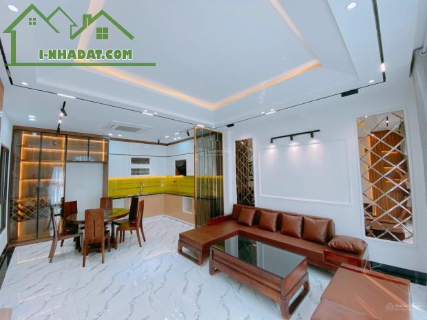 Nhà đẹp phố Nguyễn Văn Cừ, 70m2 x 6T, lô góc, gara ôtô, thang máy, KD, nội thất Châu Âu - 3