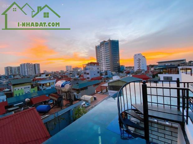 Nhà đẹp phố Nguyễn Văn Cừ, 70m2 x 6T, lô góc, gara ôtô, thang máy, KD, nội thất Châu Âu
