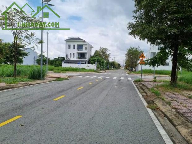 💥Bán LÔ MẶT ĐƯỜNG 8m DT 100m² 2tỷ350 Đỗ Xuân Hợp Quận 9