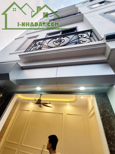 Bán gấp căn nhà riêng 5 tầng, 31 m2, tại đường Tây Mỗ - Nam Từ Liêm, giá 4 tỷ