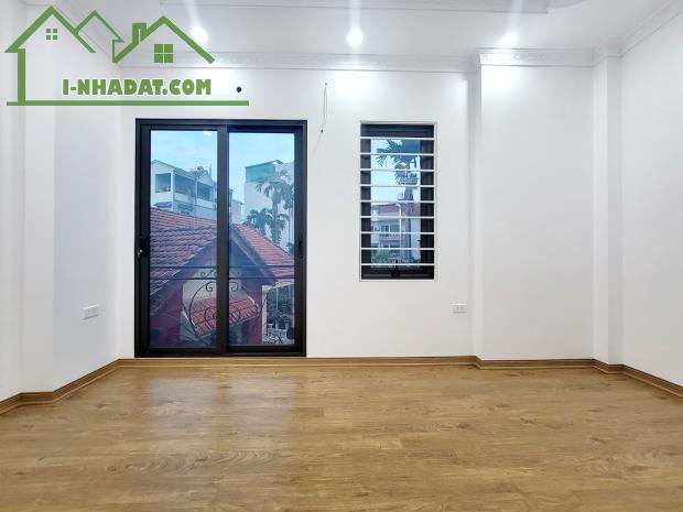 Bán gấp căn nhà riêng 5 tầng, 31 m2, tại đường Tây Mỗ - Nam Từ Liêm, giá 4 tỷ - 3
