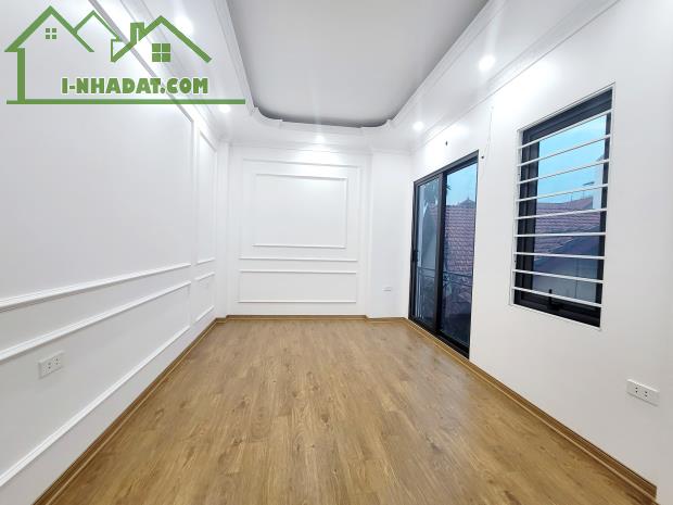 Bán gấp căn nhà riêng 5 tầng, 31 m2, tại đường Tây Mỗ - Nam Từ Liêm, giá 4 tỷ - 4