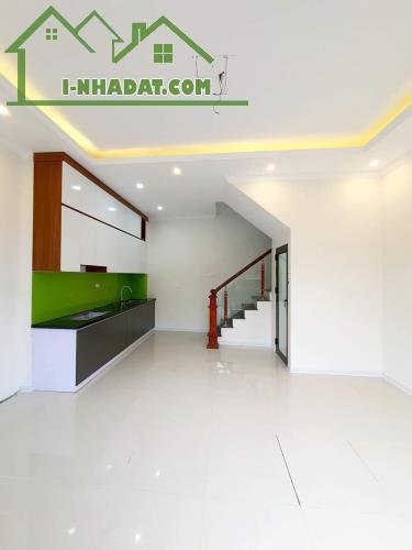 Bán nhà Tây Mỗ, Nam Từ Liêm xây 5 Tầng, 2 mặt thoáng, ngõ rộng giá 4,35 tỷ