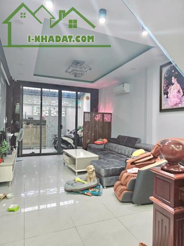 NHÀ PHÚ NHUẬN HUỲNH VĂN BÁNH 52M2 NGANG 4M, 4 TẦNG, 5PN CHỈ NHỈNH 8 TỶ. LH 0905699000