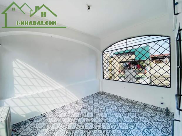 Bán nhà Tây Mỗ 38M2, 4 Tầng, lô góc 2 thoáng, ô tô đỗ cửa, full nội thất 4.7 tỷ