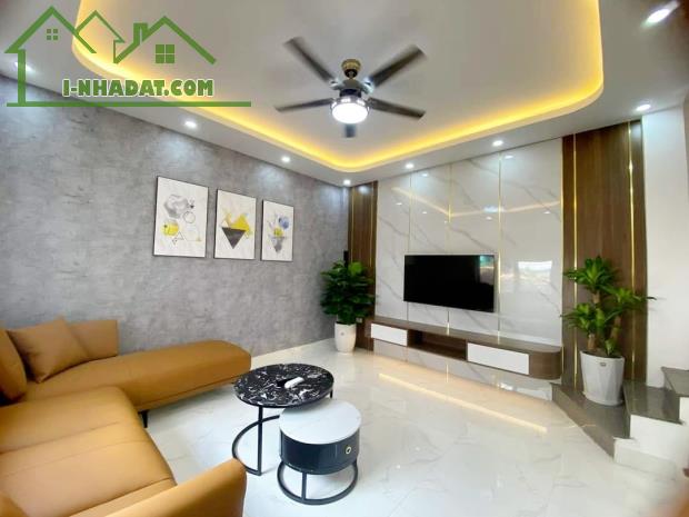 Bán nhà Tây Mỗ 33m2 x5 tầng ngõ ôtô cách 1 nhà trong lành thoáng mát giá 4.35 tỷ