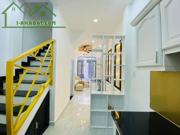 Kẹt Tiền Bán Gấp Nhà Phan Văn Hớn, P.Tân Thới Nhất, Quận 12. Giá 2tỷ1/48m2 - 2
