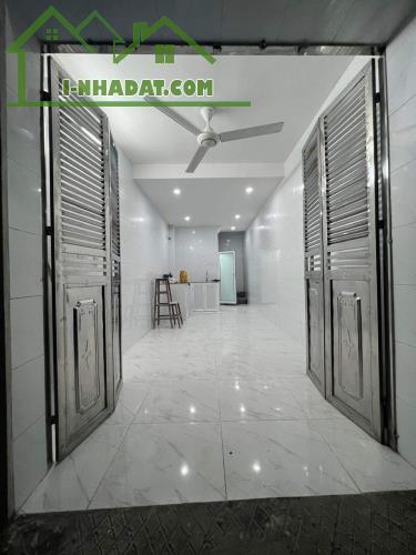 BÁN NHÀ 4 tầng phố Thông Phong, Đống Đa 35m2 giá 4.6 tỷ.