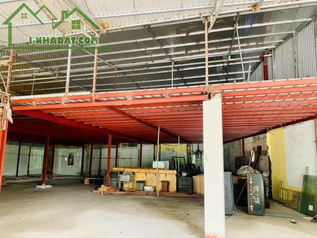 Cho thuê kho 2 tầng tổng diện tích 700 mét mặt đường Quang Tiến , Quận Nam Từ Liêm, Hà Nội