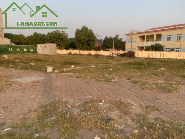 BÁN ĐẤT MẶT PHỐ 10 TỶ 135m MT 5m VỈA HÈ KINH DOANH THỊ TRẤN CHI ĐÔNG MÊ LINH HÀ NỘI - 1