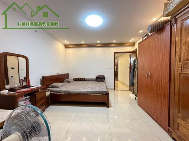 Bán nhà Phùng Khoang - Nam Từ Liêm, vỉa hè, ô tô tránh, ngõ thông 50m2, 5T, Mt 4.6m, 8 tỷ.