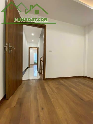 Bán liền kề cuối phố Trịnh Văn Bô 36m²*4T. Đường ô tô tránh nhau-vỉa hè thoáng. Giá 4tỷ - 3