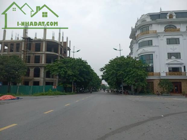 🌟🌟🌟NGÂN HÀNG O ÉP KHÔNG CHỊU NỔI CẦN BÁN GẤP 🌟🌟🌟
PHÂN LÔ DIỆN TÍCH 90 m MẶT TIỀN 5 - 1
