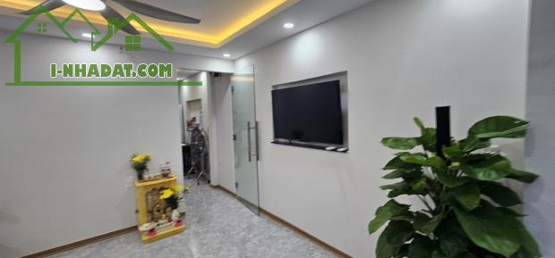 Bán nhà mặt tiền kinh doanh, Quận 10, Nhà mới 2 tầng đẹp, giá rẻ - 1