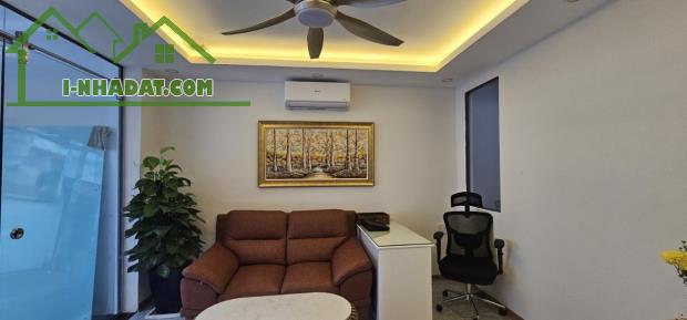 Bán nhà mặt tiền kinh doanh, Quận 10, Nhà mới 2 tầng đẹp, giá rẻ