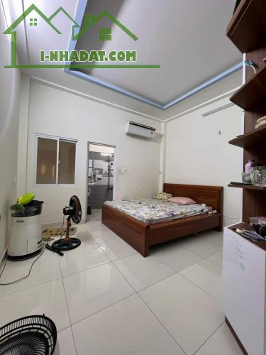 Nhà mặt tiền 5 tầng đẹp chỉ vào KD hoặc làm VP đường Lâm Thị Hố cực rẻ chỉ 6.8 tỷ. - 1
