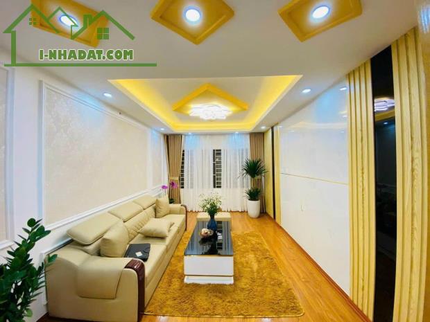 Bán CỰC GẤP Nhà Phố Dương Văn Bé, Hai Bà Trưng Ôtô, Phân Lô, Kinh Doanh 55m2x5T, 11 tỷ.