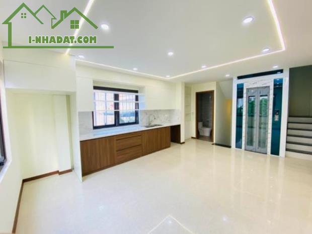 HOÀNG ĐẠO THÀNH CÒN SÓT 1 CĂN DUY NHÂT 6 TẦNG LÔ GÓC  THANG MÁY - 1