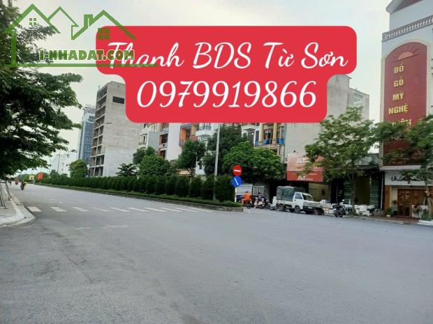 BÌNH MINH ƠI DẠY CHƯA .   DẠY ĐI XEM ĐẤT VỚI EM ĐƯỢC KHÔNG  CÁCH MẶT PHỐ 15 m Ô TÔ -