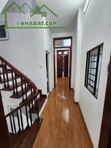 Cần Bán Nhà Đức Giang, Long Biên 5T, 35m2, giá 5,1 tỷ (Lô góc)