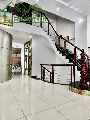 KHÁCH SẠN MẶT TIỀN ĐƯỜNG SỐ 10 LINH TRUNG - 500M SÀN, 6 TẦNG, 13 PHÒNG + HẦM + THANG MÁY. - 3