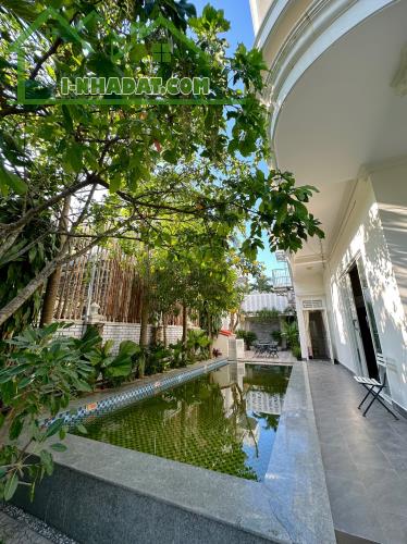 CẦN BÁN VILLA 10 PHÒNG NGỦ TRUNG TÂM HỘI AN