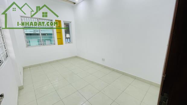 Bán gấp nhà đẹp, mới hẻm xe hơi đường 3/2, Q11, 5 tầng BTCT, chỉ 5.5 tỷ. TL