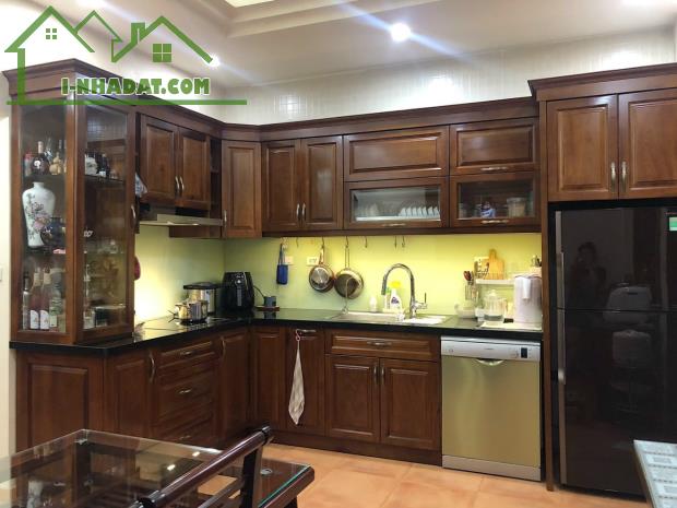 💥 Bán nhà Nguyễn Khang, Ô tô, Kinh doanh, Ngõ thông, Gần phố, 90m2 6T MT 5.2m 💥