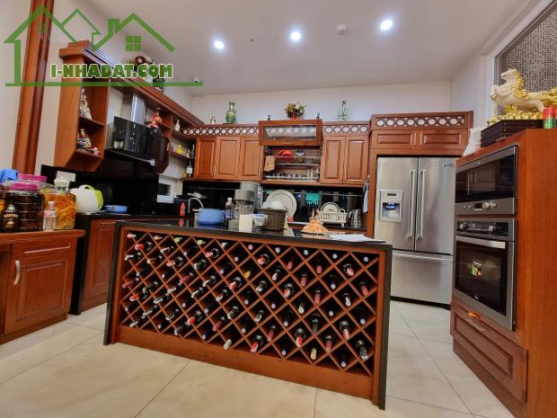 Siêu phẩm Mỹ Đình 2 phân lô – ô tô – vỉa hè , 200m2 , mặt tiền 10m 48 tỷ .