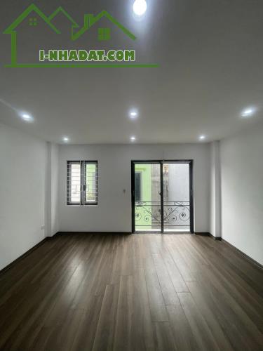 Bán nhà mới Di Trạch, phố Nhổn 30M2 xây 5 Tầng, ngõ rộng thoáng giá 3.1 tỷ - 3