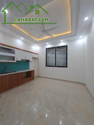 Bán nhà Trần Thái Tông Cầu Giấy dt50m x5t, mt4,5 m. Giá 6,8 tỷ. - 2